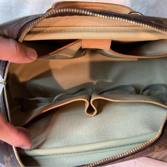 LOUIS VUITTON Monogram Deauville Boston Bag - Picture 9 of 12